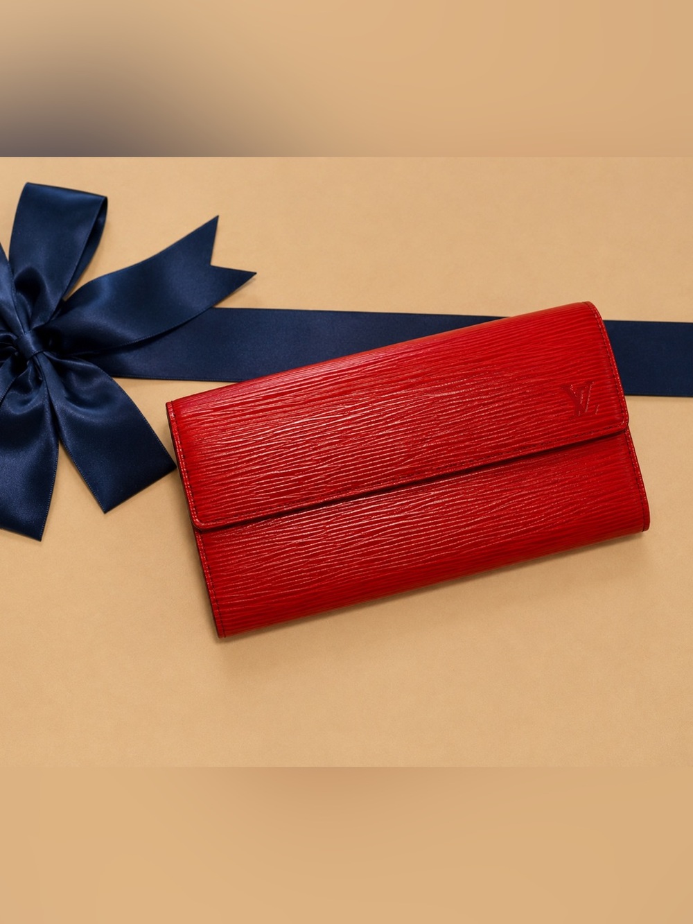 LOUIS VUITTON EPI long wallet on chain - Picture 6 of 13